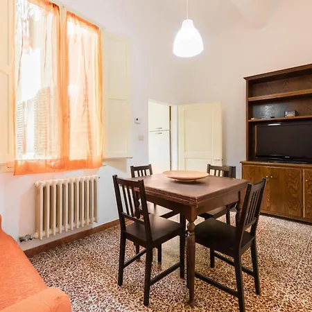 Lorena By Mmega فلورنس